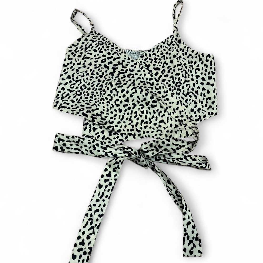 SHEIN Black and White Leopard Print Crop Top